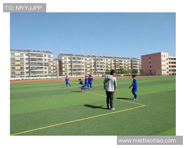 聚焦绿茵巨星全身英姿展现赛场拼搏力量与无限魅力